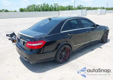 2011 Mercedes-Benz E 350 4Matic z USA, uszkodzony, nr VIN WDDHF8HB5BA339118